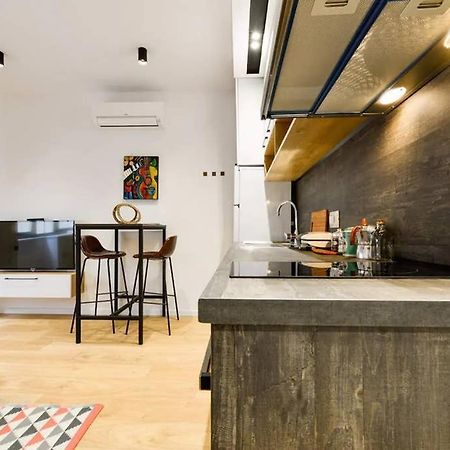 טיראנה Lina -Tia Lovely New Bazaar Apartment מראה חיצוני תמונה