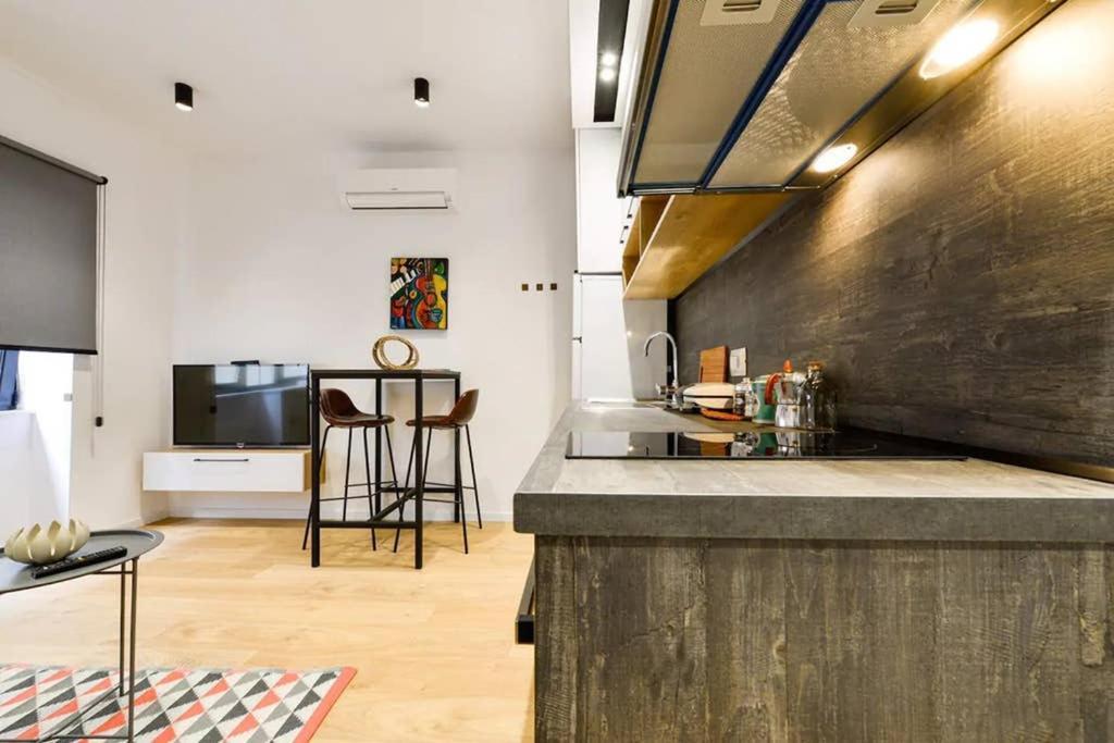 טיראנה Lina -Tia Lovely New Bazaar Apartment מראה חיצוני תמונה