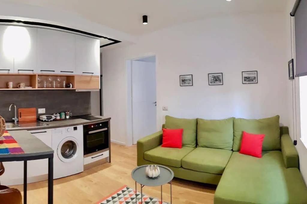 טיראנה Lina -Tia Lovely New Bazaar Apartment מראה חיצוני תמונה